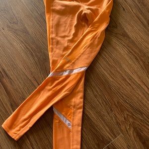 Alo Bright Yoga Pants. Full length.